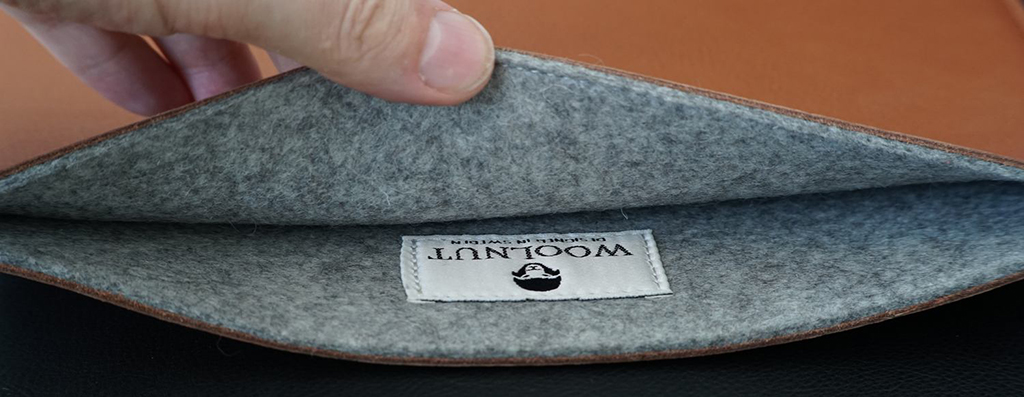Đánh giá: Túi da đựng Macbook Pro của Woolnut hay Apple tốt hơn?