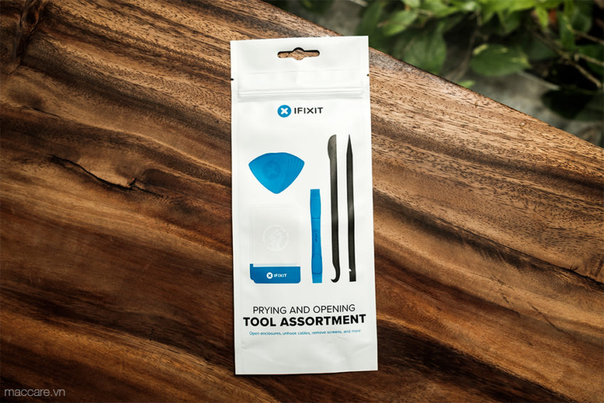 prying and opening tool assortment
