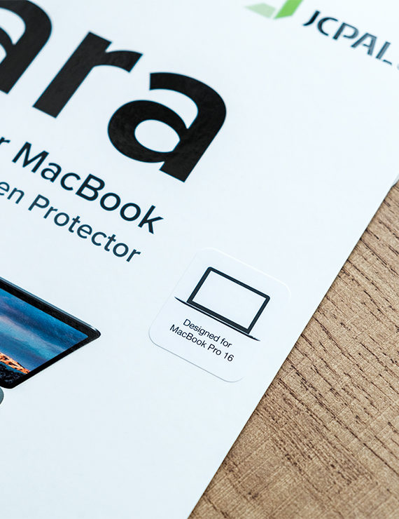 dán màn hình macbook pro 16inch iclara