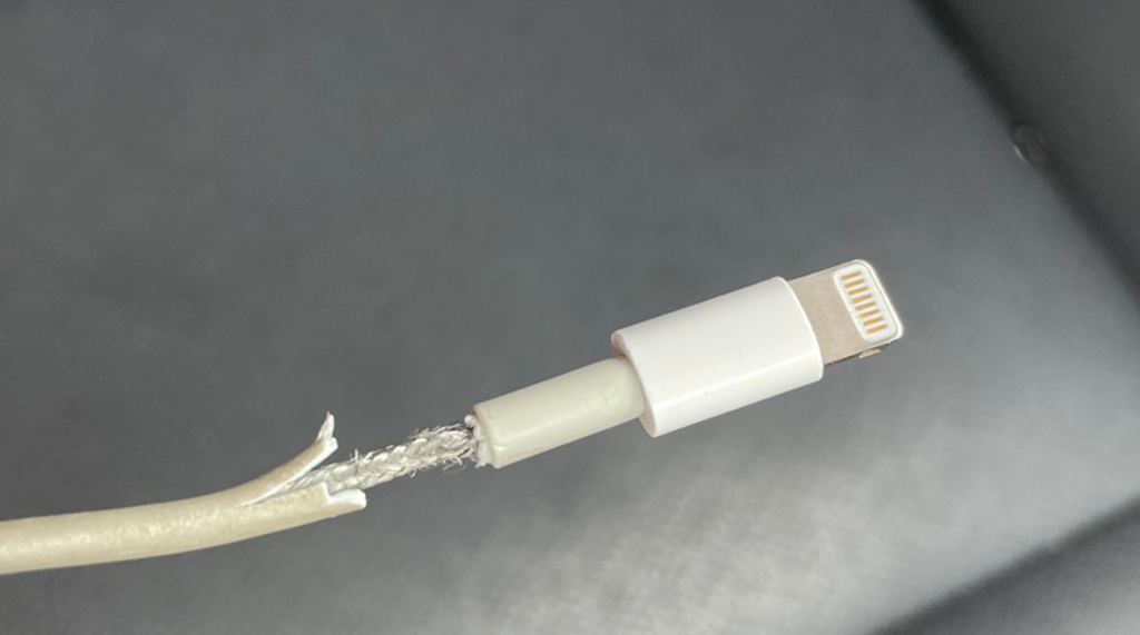 Apple xin cấp bằng sáng chế cho sợi cáp lý tưởng không bị sờn một cách dễ dàng