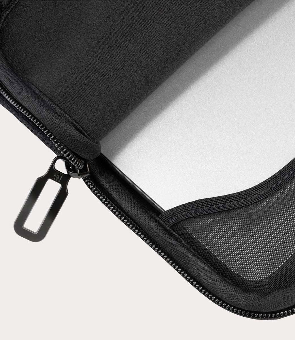 túi chống sốc tucano velluto cho macbook màu đen