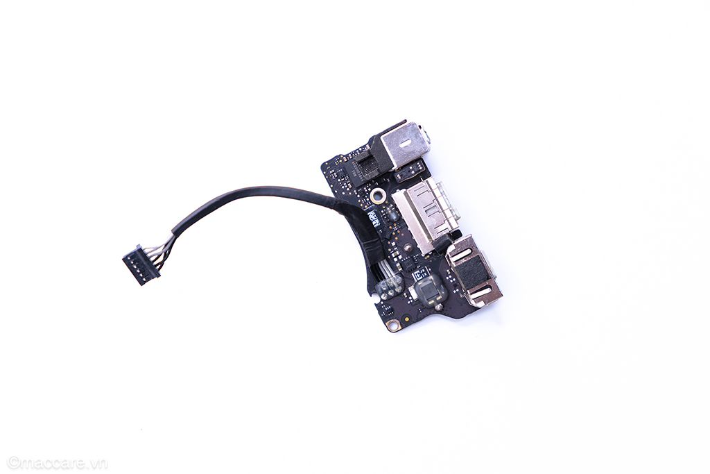 i o board macbook air 13inch a1466 2013, 2014, 2015, 2017