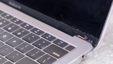 Thay thanh logo Macbook Pro, Air chính hãng lấy liền