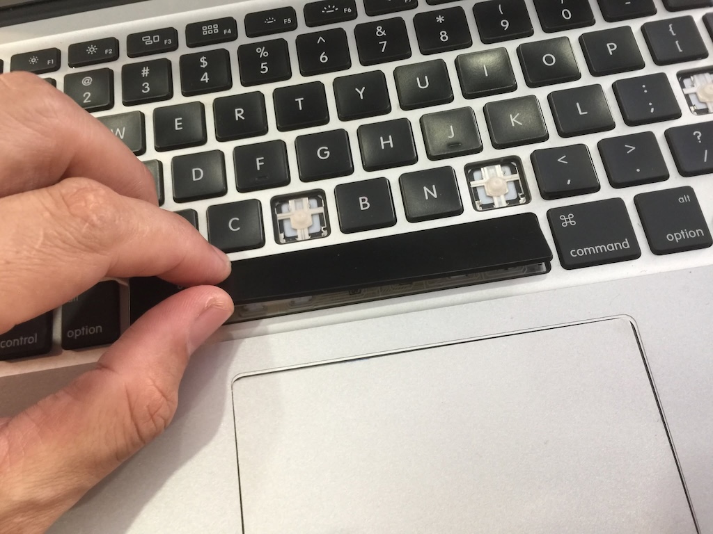 thay phím space macbook air 2016, 2017, 2018, 2019